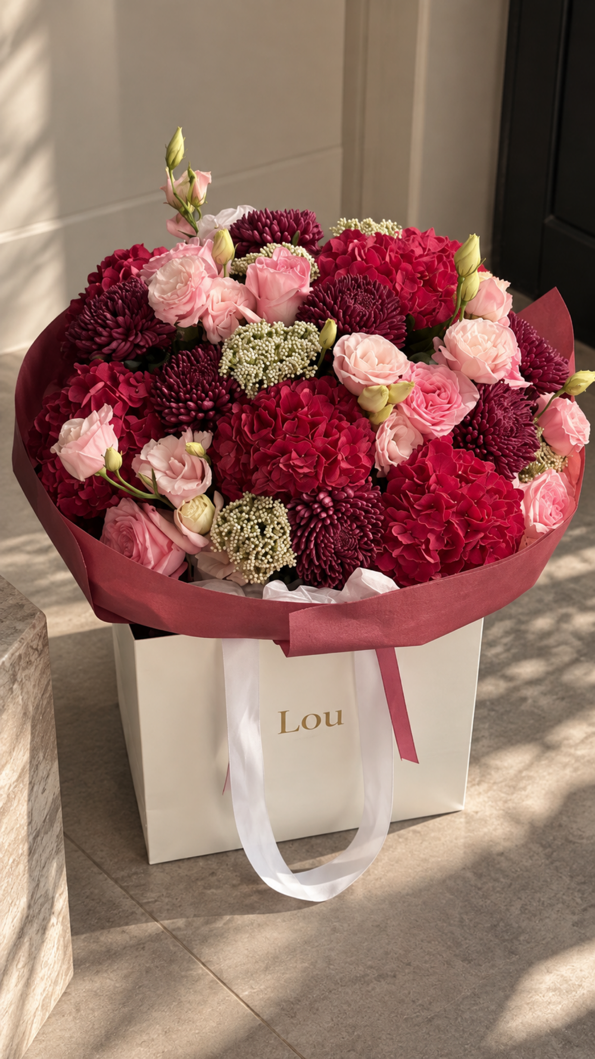 Bukiet Lou Signature w firmowym opakowaniu Lou